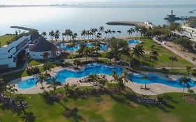 Tamaran Family Villas With Beach Club - B Nayar